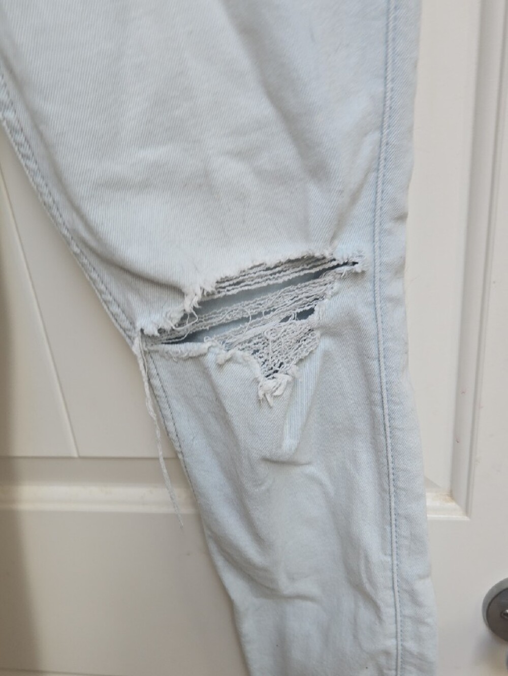 Old Navy Women's Light Blue Extra HighRise Cropped Distressed Jeans 360 Stretch - Picture 6 of 9